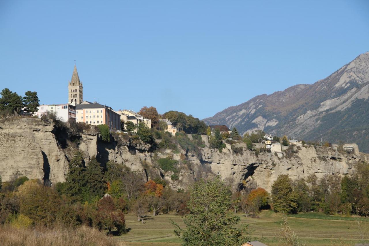 Le Vieux Chalet Bed and Breakfast Embrun Εξωτερικό φωτογραφία