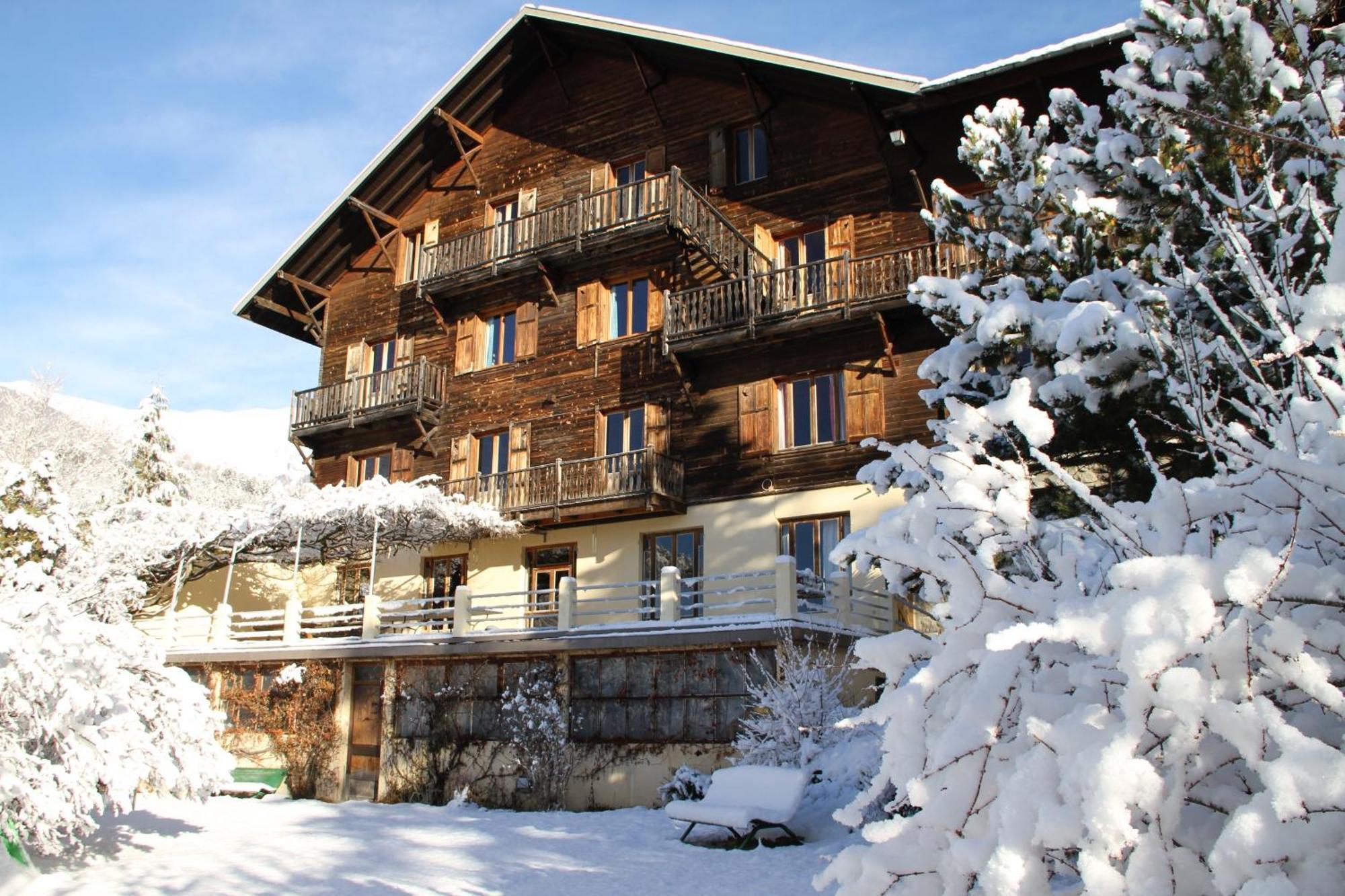 Le Vieux Chalet Bed and Breakfast Embrun Εξωτερικό φωτογραφία